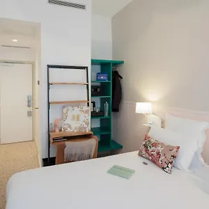 *** Hotell Trendy Canettes Frankrike