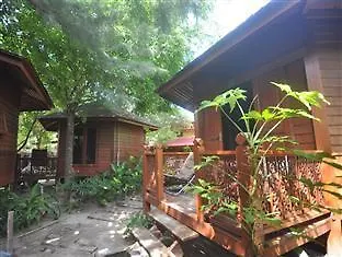 Baia Baia Resort Phi Phi Don 2*,