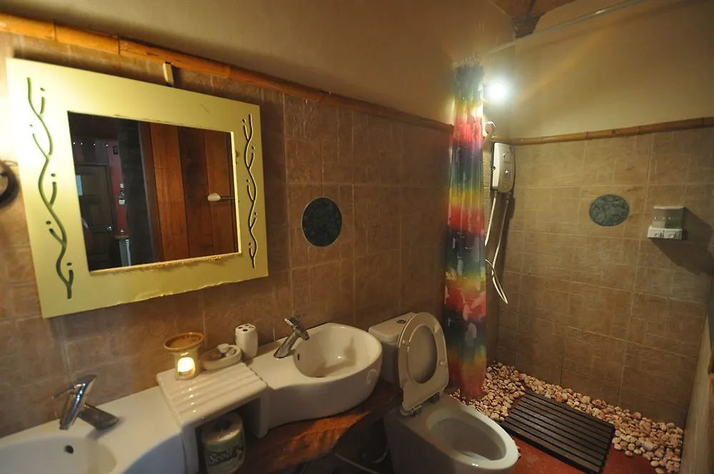 Baia Baia Resort Phi Phi Don 2*,  Thailandia
